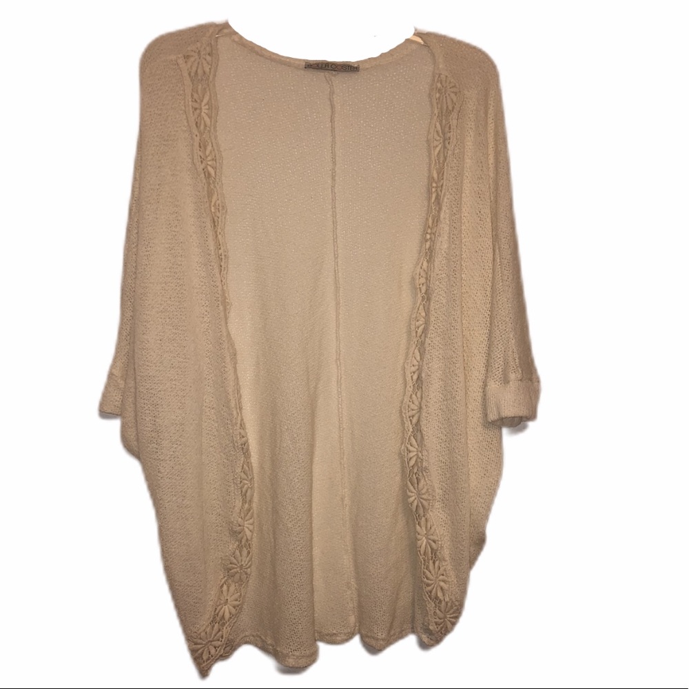 Lightweight sweater cardigan with floral lace